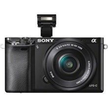 Sony A6400 with 16-50 F3.5-5.6 OSS